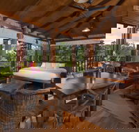 Rose Gums Wilderness Retreat - Hervey Bay Accommodation