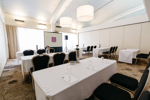 Sage Hotel Adelaide - Hervey Bay Accommodation 2