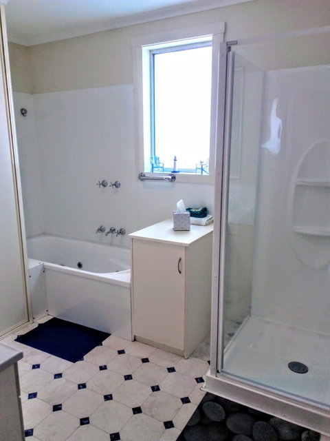Sails On Port Sorell Boutique Apartments - Hervey Bay Accommodation 3