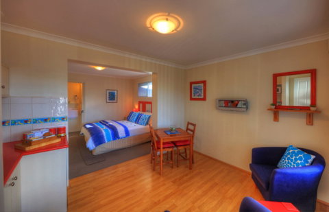 Sails On Port Sorell Boutique Apartments - Hervey Bay Accommodation 9