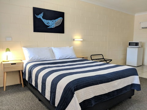 Sail Inn - Yeppoon - Tourism Hervey Bay 0