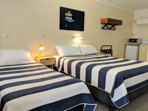 Sail Inn - Yeppoon - Tourism Hervey Bay 3