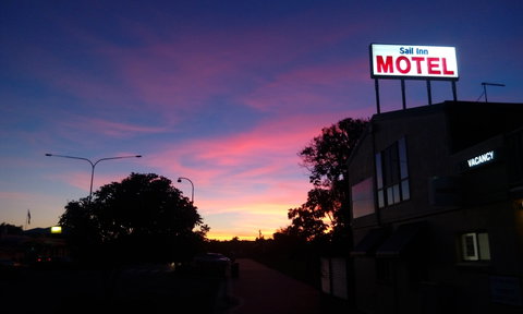 Sail Inn - Yeppoon - Tourism Hervey Bay 8