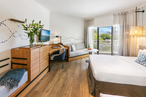 Shangri-la Hotel, The Marina, Cairns - Hervey Bay Accommodation 1