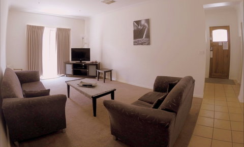 Shamore Apartments - Eleventh Street Mildura - Hervey Bay Accommodation 2