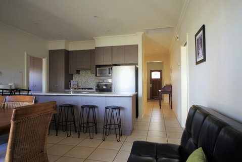 Shamore Apartments - Eleventh Street Mildura - Hervey Bay Accommodation 3