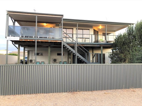 Shorelines - Hervey Bay Accommodation 0