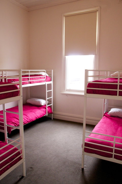 The Western Hotel - Hervey Bay Accommodation 1