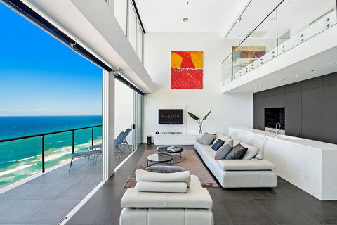 ULTIQA Air On Broadbeach - Hervey Bay Accommodation 0