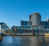 Waterfront Melbourne Apartments - Hervey Bay Accommodation