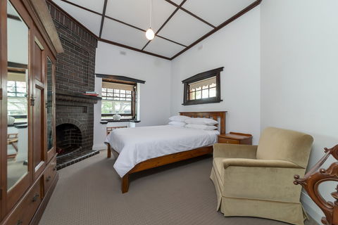 White Rocks - Hervey Bay Accommodation 0