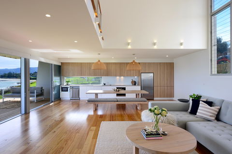 Absolute Waterfront Gerroa - Tourism Hervey Bay 2