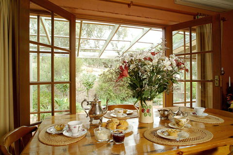 Amanda's Cottage 1899 - Hervey Bay Accommodation 1