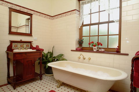 Amanda's Cottage 1899 - Hervey Bay Accommodation 2