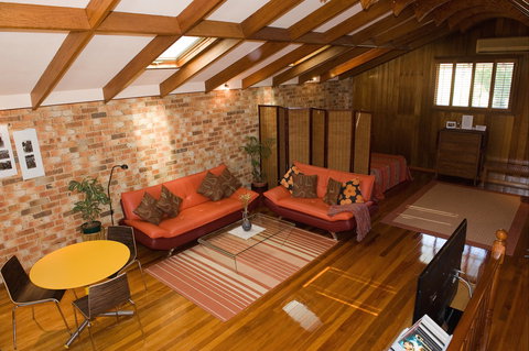 Bet's Bed And Breakfast Studio - Hervey Bay Accommodation 0
