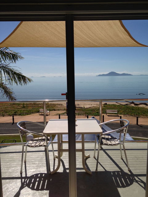 Cardwell Beachfront Motel - Hervey Bay Accommodation 0
