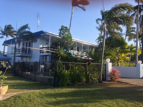 Cardwell Beachfront Motel - Hervey Bay Accommodation 1