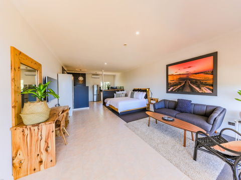 COAST Motel & Apartments - Hervey Bay Accommodation 1