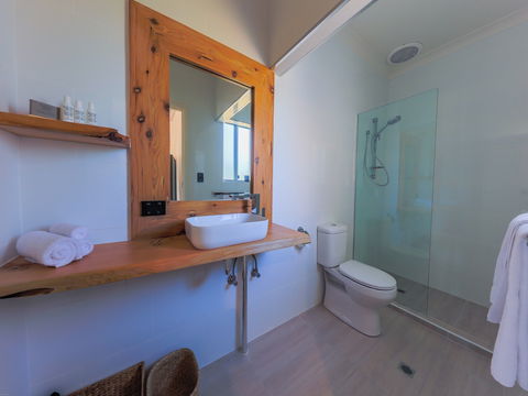 COAST Motel & Apartments - Hervey Bay Accommodation 2