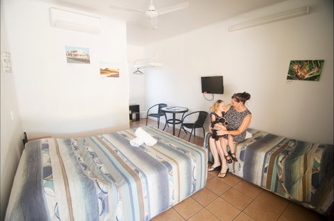 Cool Palms Motel Mackay - Hervey Bay Accommodation 2