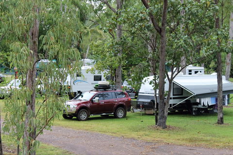 Corroboree Park Tavern - Hervey Bay Accommodation 1