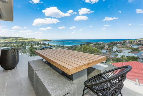 Cosmopolitan At SoHo - Tourism Hervey Bay 0