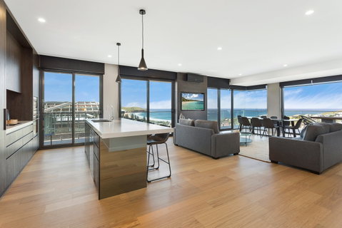 Cosmopolitan At SoHo - Tourism Hervey Bay 1