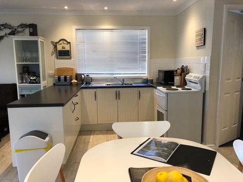 Flutterby's Beach Retreat Preston Beach - Hervey Bay Accommodation 1