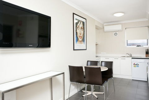 Forrest Hotel And Apartments - Hervey Bay Accommodation 1