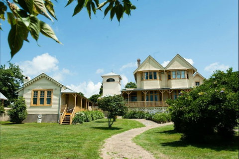 Hillview Heritage Hotel - Hervey Bay Accommodation 0