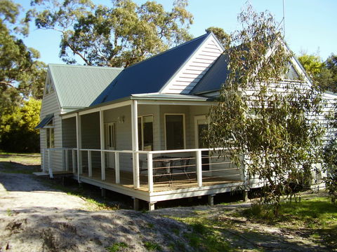 Hooked Inn Cottages - Tourism Hervey Bay 0