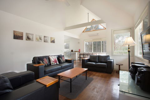 Hooked Inn Cottages - Tourism Hervey Bay 1