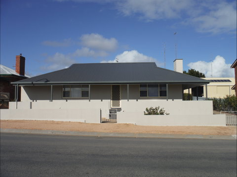 Jetty Views - Hervey Bay Accommodation 0