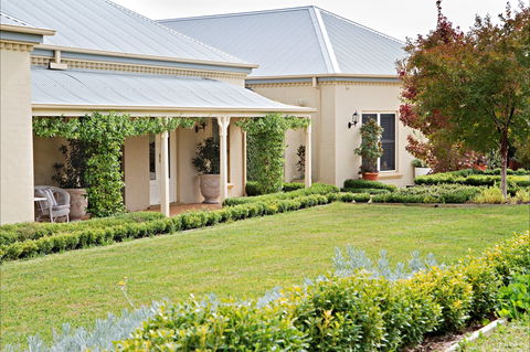 Loloma's At White Rock - Hervey Bay Accommodation 0