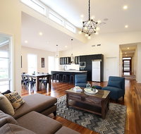 Lomandra Retreat - Hervey Bay Accommodation