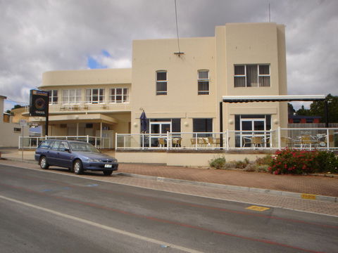 Neptune Grand Hotel - Hervey Bay Accommodation 0