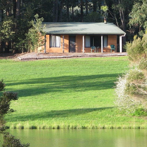 Pemberton Lake View Chalets - Hervey Bay Accommodation 0