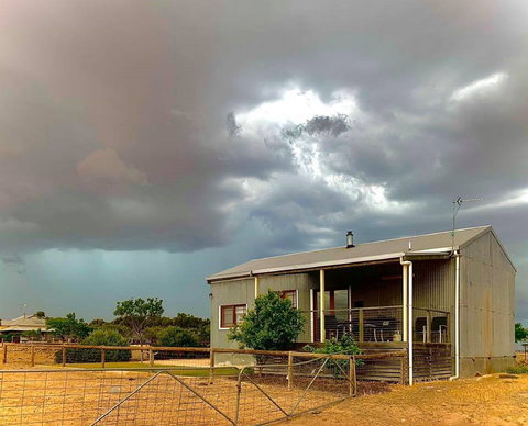 Redwing Farm Barn - Hervey Bay Accommodation 1