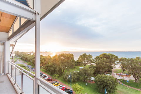 Rockingham Apartments - Hervey Bay Accommodation 2