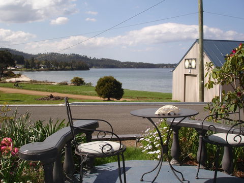 Smugglers Rest - Hervey Bay Accommodation 0