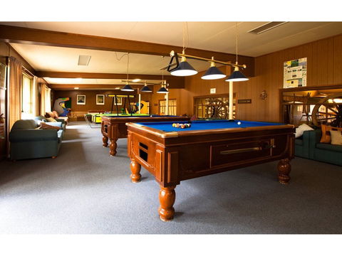 Snowy Mountains Resort - Hervey Bay Accommodation 2