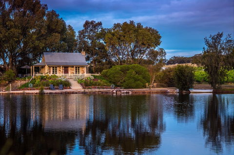 Stonewell Cottages And Vineyards - Hervey Bay Accommodation 0
