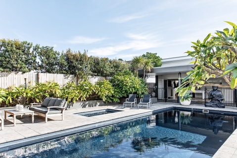 Sundara Beach House - Tourism Hervey Bay 0