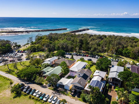 Sunset Beach - Surfside - Hervey Bay Accommodation 2
