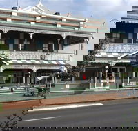 Thunderbolt Inn aka The Bottom Pub - Hervey Bay Accommodation