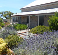 Ti Tree Cottage - Hervey Bay Accommodation