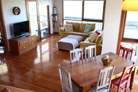 Tree Top - Hervey Bay Accommodation 2