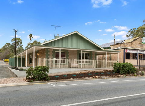 Williamstown Bed & Breakfast - Hervey Bay Accommodation 0
