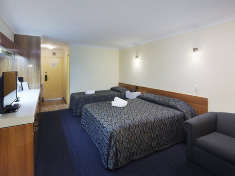 Windsor Lodge Como - Hervey Bay Accommodation 0