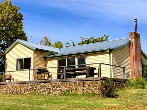 Adelong Valley Farm Stays - Moorallie Cottage - Tourism Hervey Bay 1
